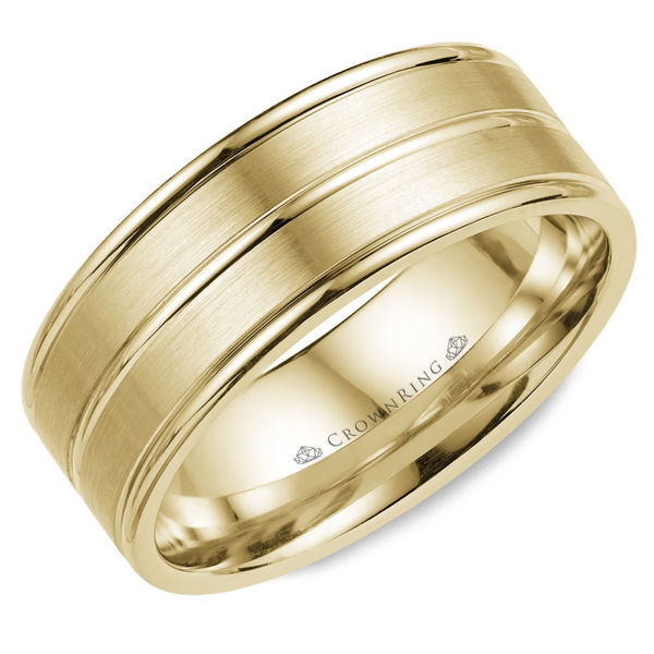 Picture of Brushed Finish Center Line Detailed Men's Wedding Band