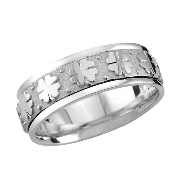 Picture of Four-Leaf Clover Casted Center Men's Wedding Band