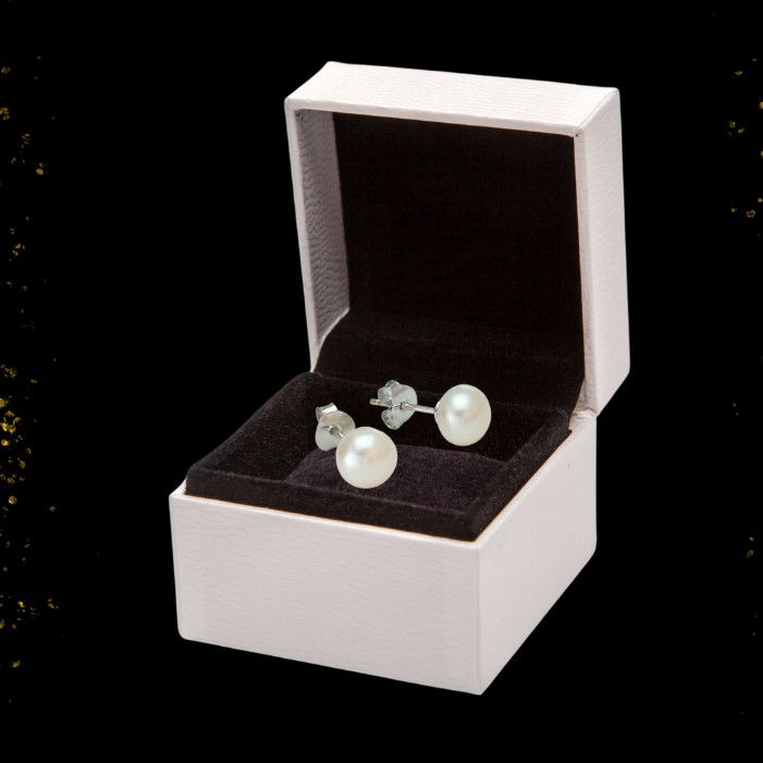 Get Free Pearl Earrings at A.T. Thomas Jewelers